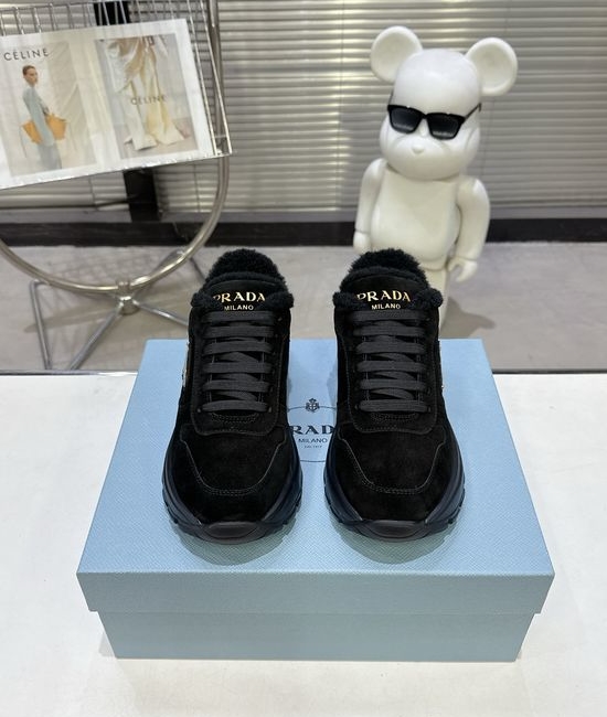 Prada Versatile Comfortable Flat Shoes With Non-slip Dual-color Sole