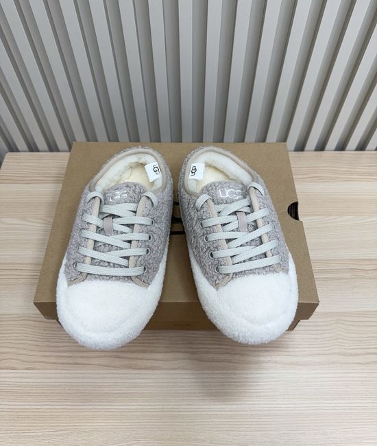 UGG Warm Soft Wool Lined Slip-on Shoes with Retro Design
