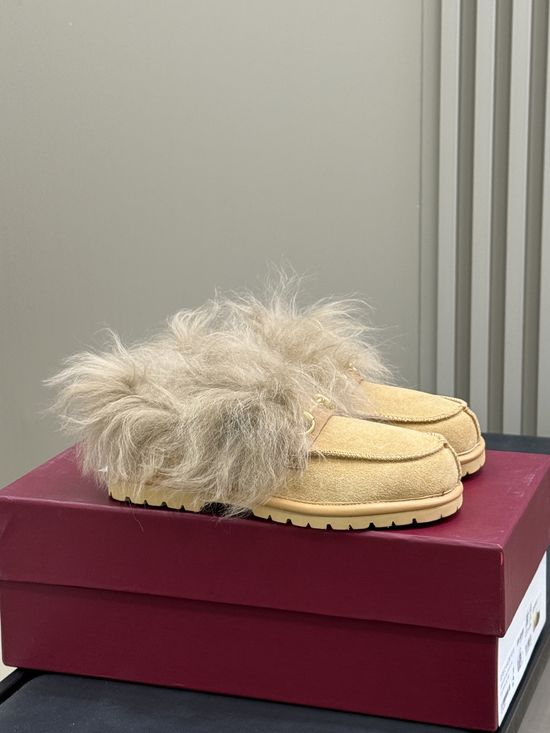 Gucci Soft Suede Loafers With Warm Fleece Lining