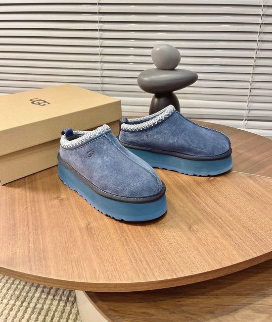 UGG Fuzzy Lined Slip On Platform Casual Comfort Boots