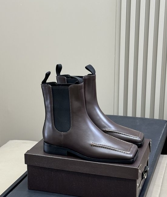 Alaia Premium Leather Square Toe Footwear Collection