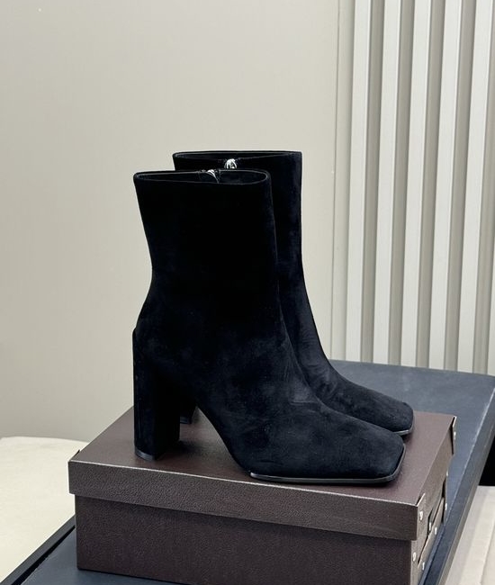 Alaia Elegant Square Toe Leather Short Boots