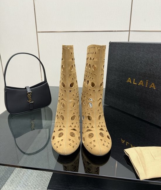 Alaia Hollow Out Chunky Heel Ankle Boots Leather Sole