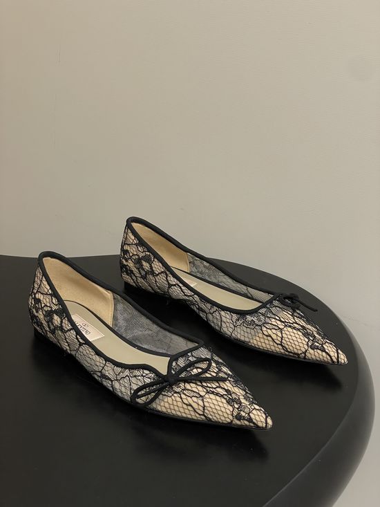 Valentino Pointed Toe Lace Bow Decor Flat Shoes Elegant Casual Footwear