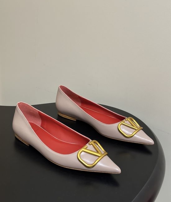 Valentino Signature V Logo Elegant High Heel Shoes with Luxury Finish