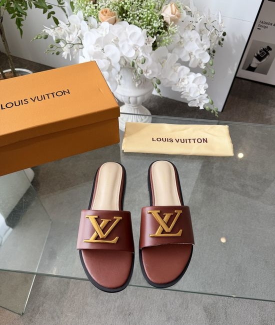 Louis Vuitton LV Classic Casual Slip On Slippers Durable Daily Footwear