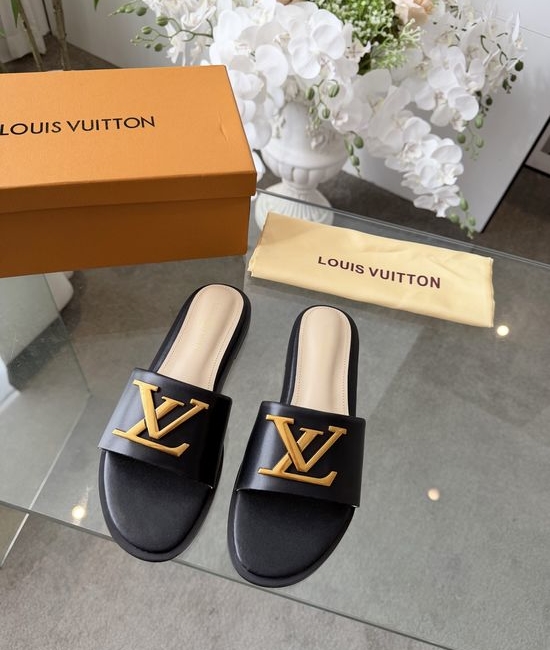 Louis Vuitton LV Classic Casual Slip On Slippers Durable Daily Footwear