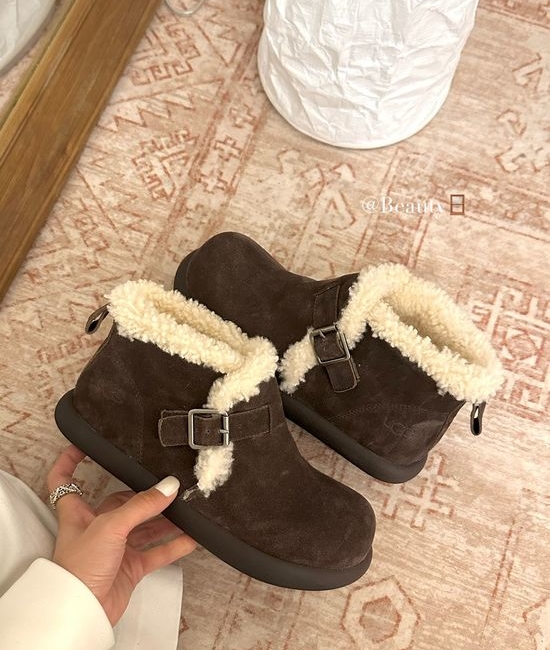 UGG Cloud-Like Shearling Boots with Vintage Double-Buckle
