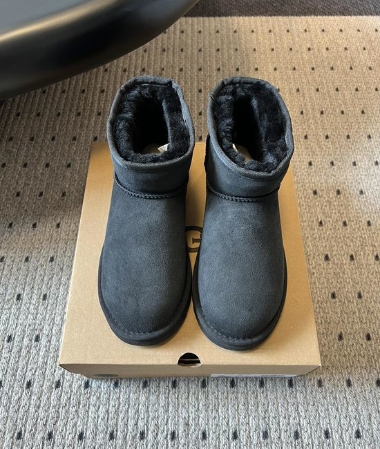 UGG Short Sheepskin Snow Boots Warm Non-slip Comfortable Footwear
