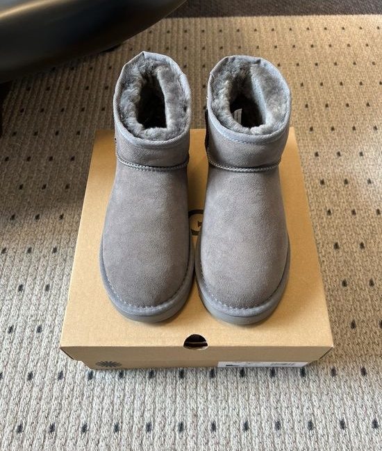 UGG Short Sheepskin Snow Boots Warm Non-slip Comfortable Footwear