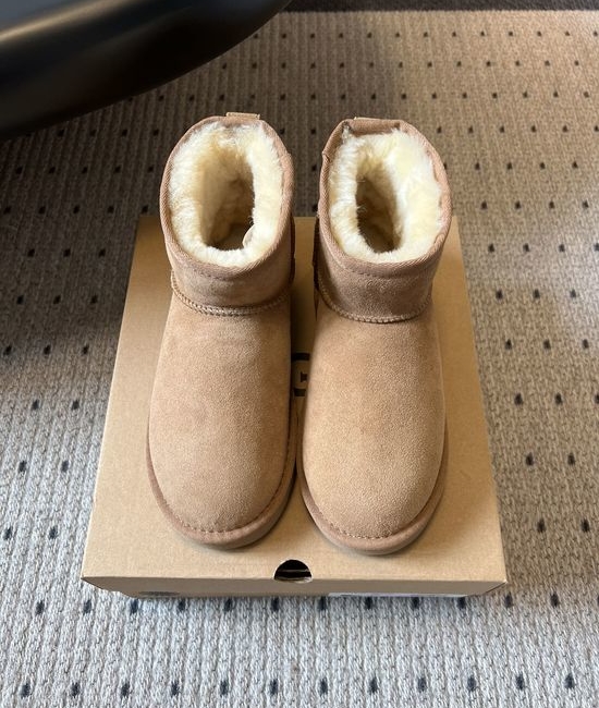 UGG Short Sheepskin Snow Boots Warm Non-slip Comfortable Footwear
