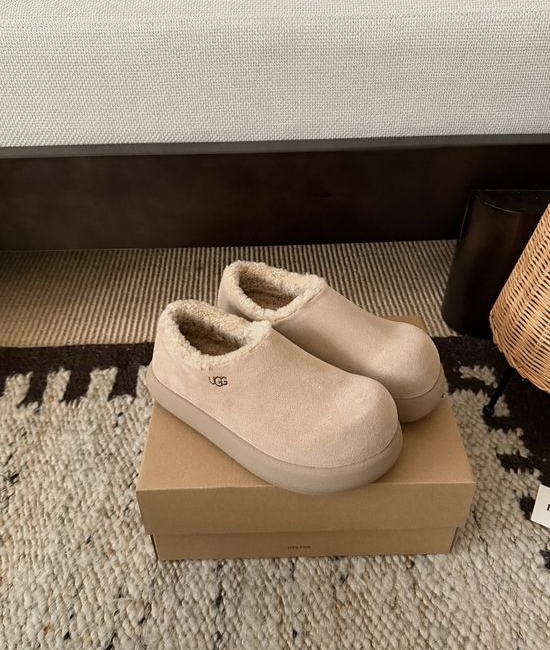 UGG Thick Sole Fuzzy Lined All Covered Warm Ankle Boots