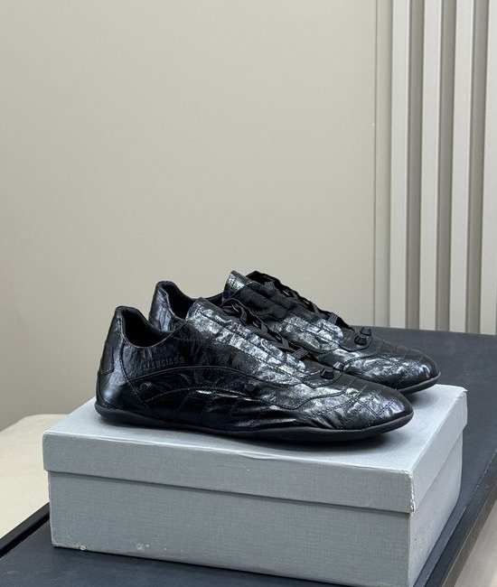 Balenciaga Classic Low-top Casual Sneakers With Rivet Details