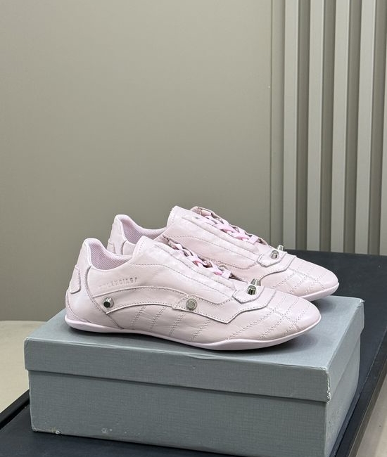 Balenciaga Classic Low-top Casual Sneakers With Rivet Details