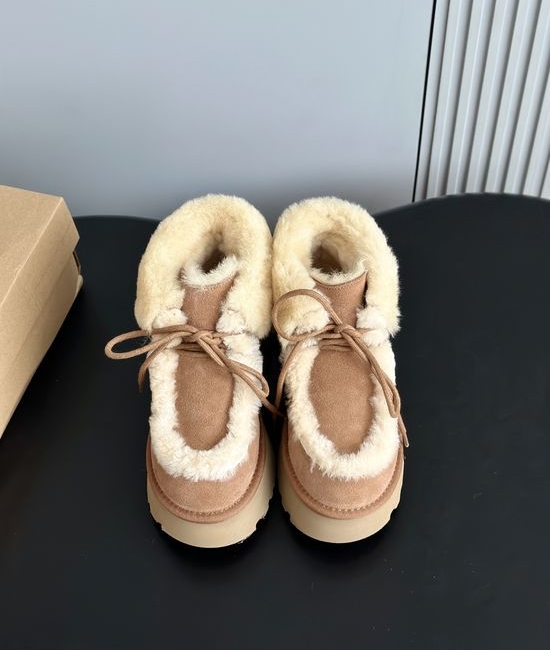 UGG Lace Up Suede Platform Ankle Boots Soft Comfortable