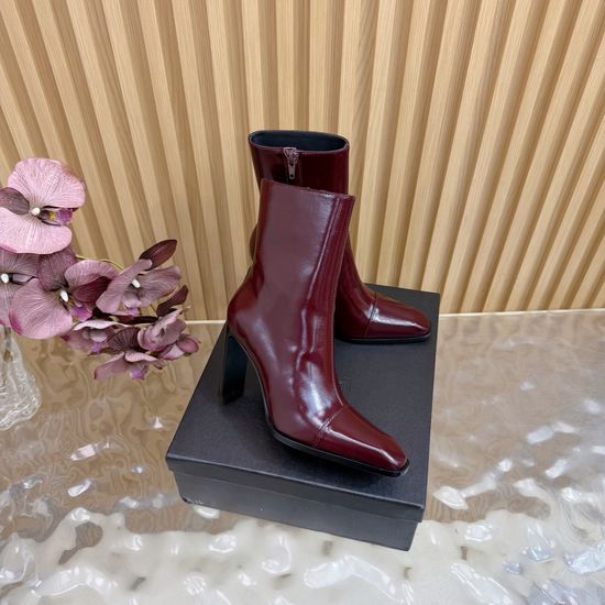 Yves Saint Laurent Elegant Block Heel Side Zip Ankle Boots
