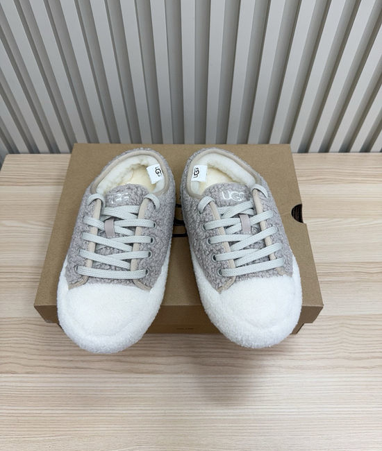 UGG Plush Lined Slip On Warm Comfort Casual Flats