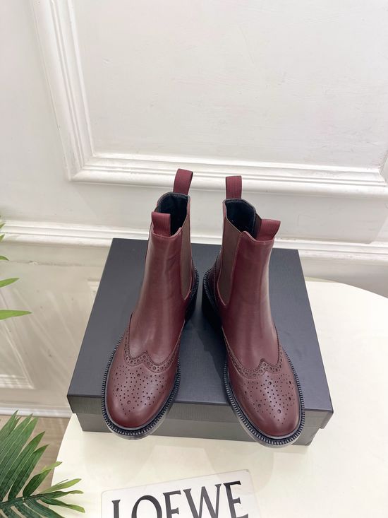 Yves Saint Laurent Patent Leather Chelsea Boots Classic Retro Comfortable Sole