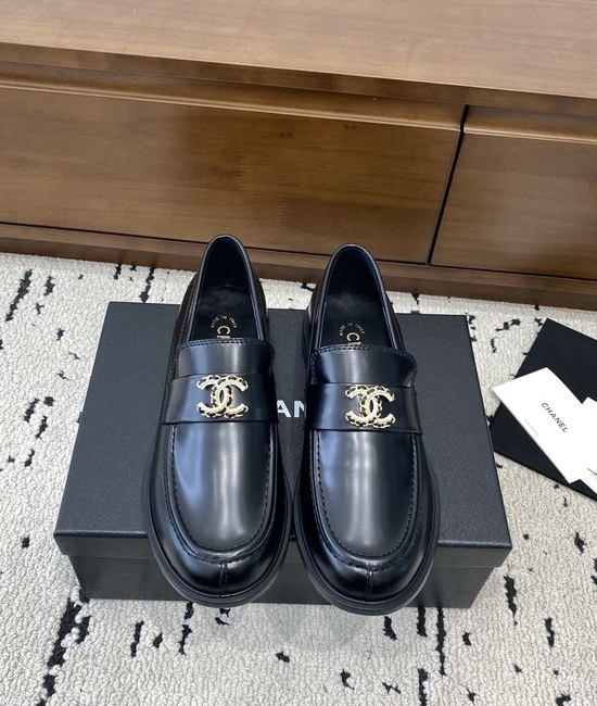 Chanel Vintage Round Toe Leather Loafers Soft Sheepskin Interior