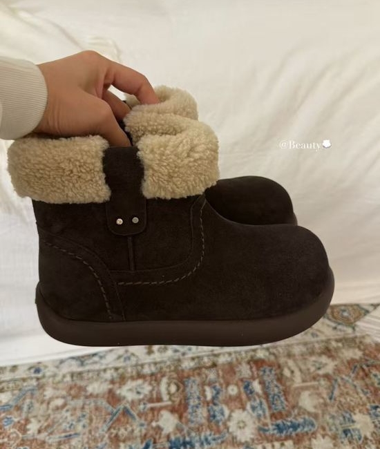 UGG Cloud-Like Shearling Boots with Vintage Double-Buckle