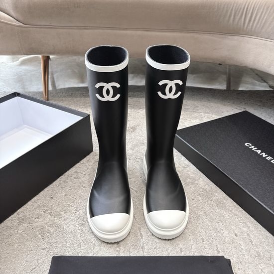 Chanel Seamless Waterproof Rubber Rain Boots Soft Comfortable Durable