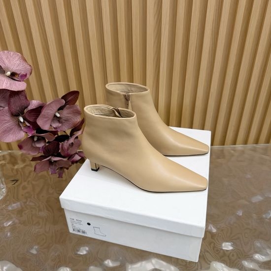 Gucci Pointed Toe Kitten Heel Ankle Boots With Stretch Upper