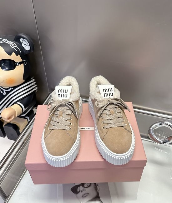Miu Miu Faux Fur Suede Platform Shoes Warm Elegant Comfort