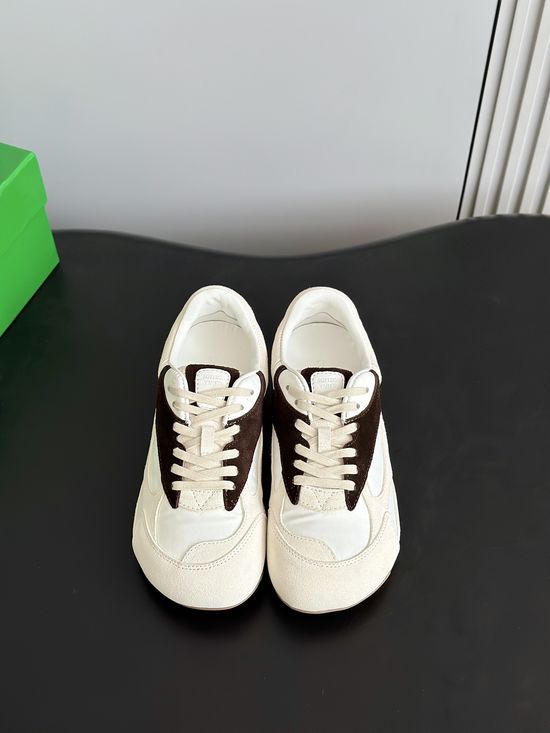 Bottega Veneta Retro Couple s Sneakers with Geometric Pattern Sole