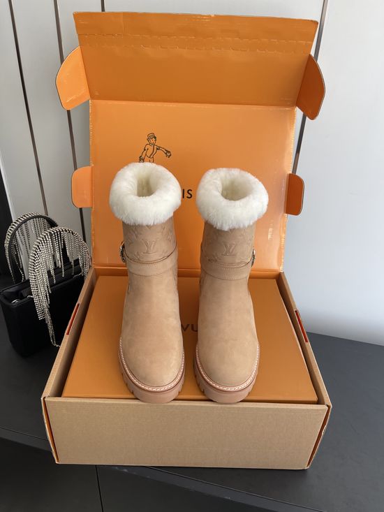 Louis Vuitton Suede Ankle Boots with Warm Shearling Lining Non-slip Sole
