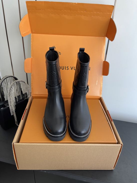 Louis Vuitton Suede Ankle Boots with Warm Shearling Lining Non-slip Sole