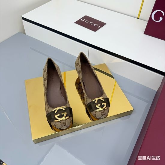 Gucci Leather Bow Decor Slip On Comfort Ballet Flats