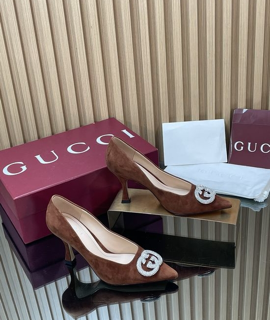 Gucci Crystal Buckle Patent Leather Mid Heel Dress Pumps