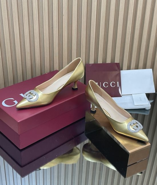 Gucci Crystal Buckle Patent Leather Stiletto Commuter Shoes