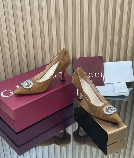 Gucci Crystal Buckle Patent Leather Mid Heel Dress Pumps