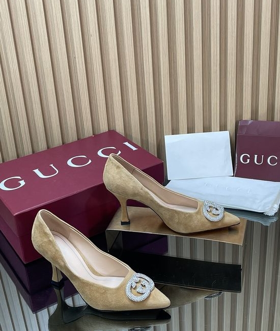 Gucci Crystal Buckle Patent Leather Mid Heel Dress Pumps
