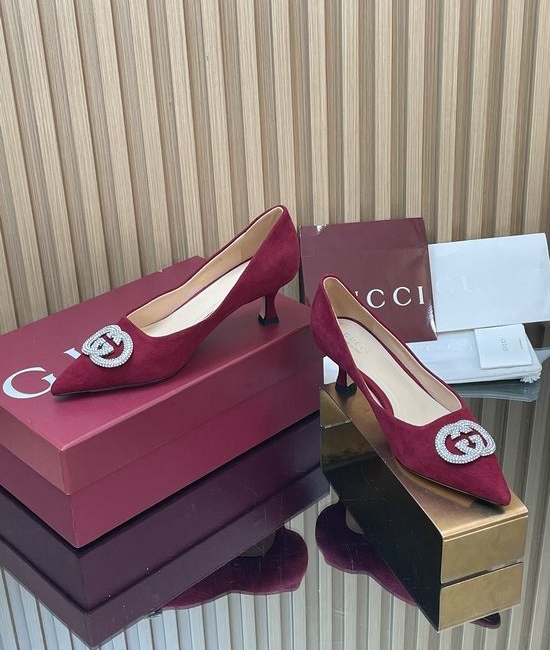 Gucci Crystal Buckle Patent Leather Mid Heel Dress Pumps