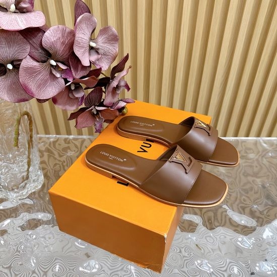 Louis Vuitton LV Buckle Detail Leather Flat Slide Sandals