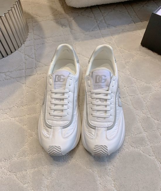 Dolce & Gabbana Stylish Casual Sneakers with Premium Materials