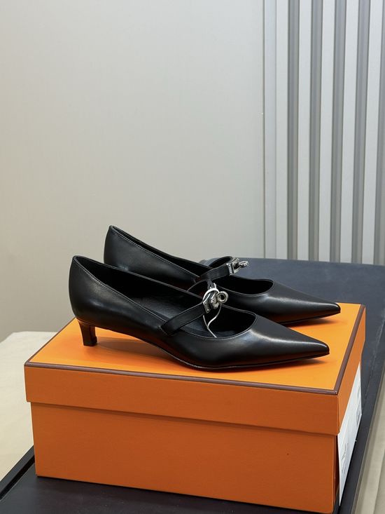 Hermes Genuine Leather Pointed Toe Low Heel Pumps