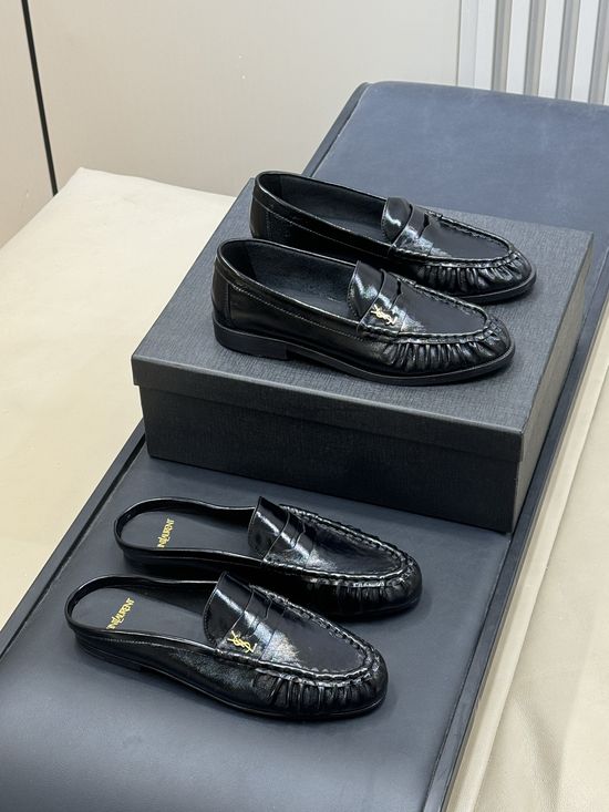 Yves Saint Laurent Pleated Leather Loafers for Everyday Wear