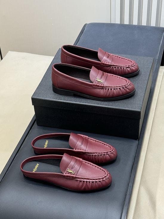 Yves Saint Laurent Pleated Leather Loafers for Everyday Wear