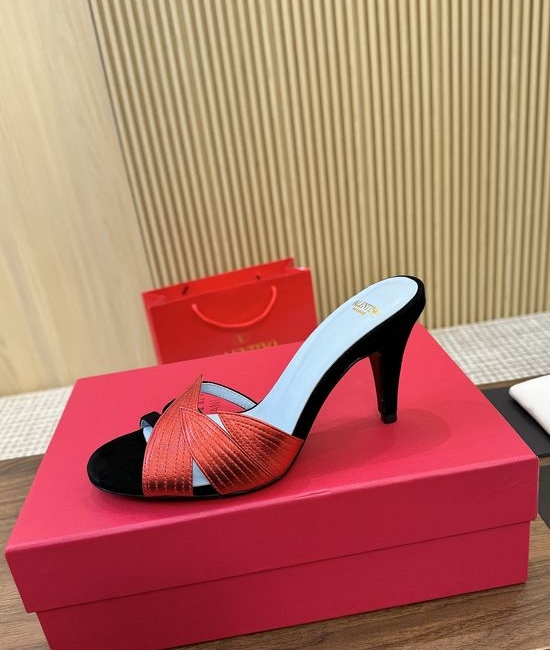Valentino Elegant Leaf-Element Backless Walking Shoes