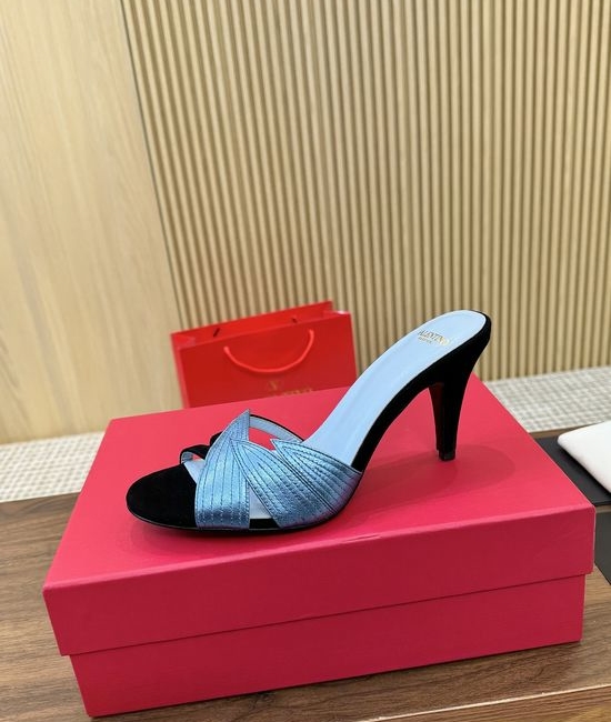 Valentino Elegant Leaf-Element Backless Walking Shoes