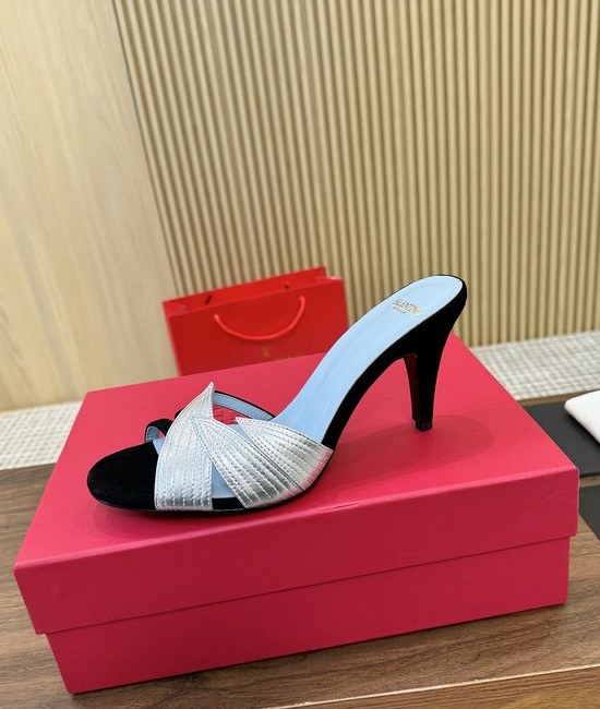Valentino Elegant Leaf-Element Backless Walking Shoes
