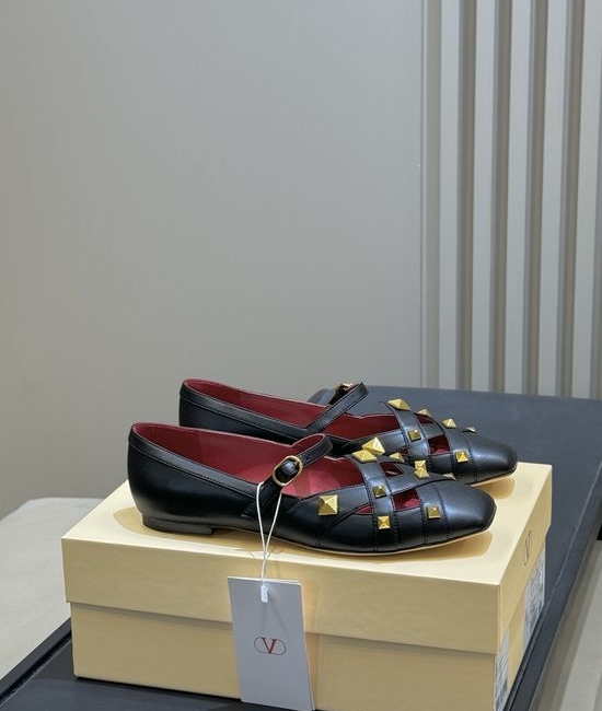 Valentino Stud Embellished Square Toe Leather Flats
