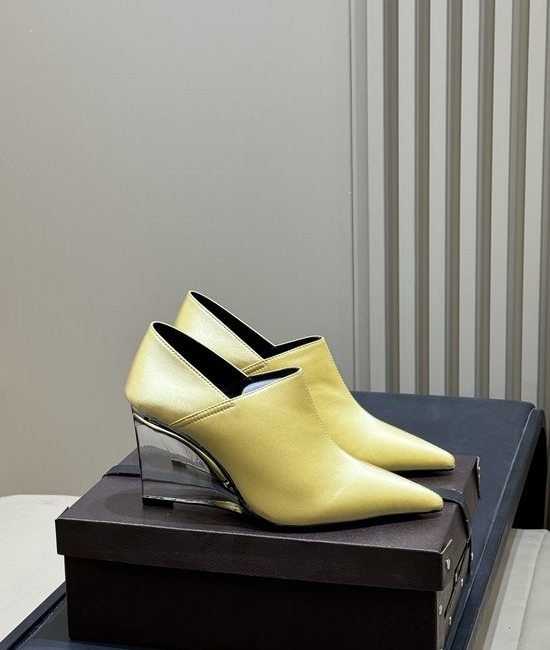 Alaia Pointed Toe Ankle Boots with Clear Chunky Heel