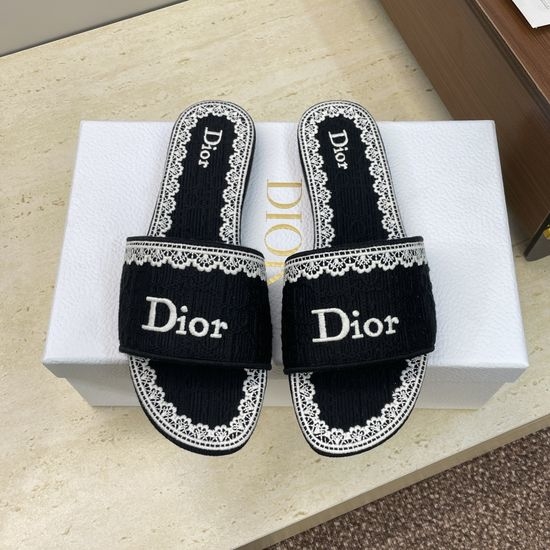 Christian Dior CD Flat Slippers with CD Logo Embroidery and Round Toe