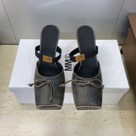 Maison Margiela Square-toe Bow Mules with Medium Heel and MM6 Logo