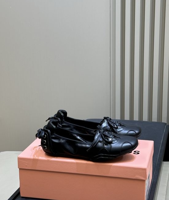 Acne Studios Charming Ballet Flats with Delicate Details