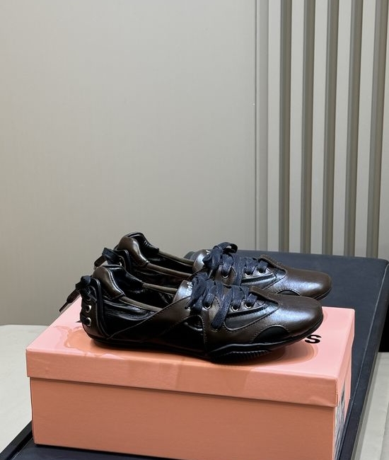 Acne Studios Charming Ballet Flats with Delicate Details